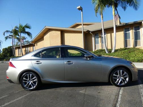 2018 Lexus IS 300 Base