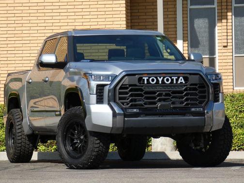 2024 Toyota Tundra Hybrid Platinum
