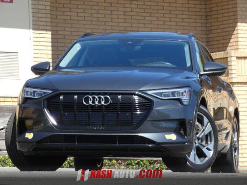 Manhattan Gray Metallic 2021 Audi e-tron Premium