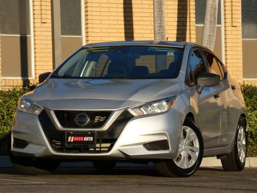 2020 Nissan Versa 1.6 S