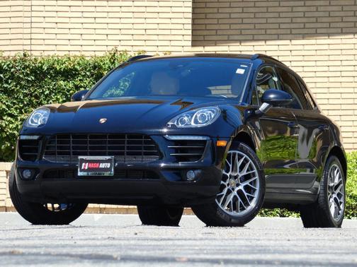 Black 2018 Porsche Macan Macan Sport Edition