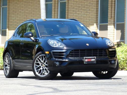 Black 2018 Porsche Macan Macan Sport Edition