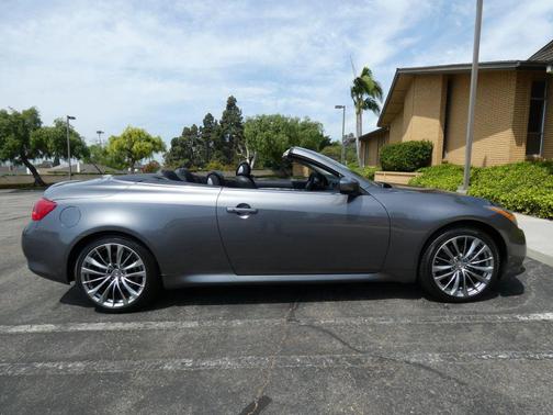 2011 INFINITI G37 Base