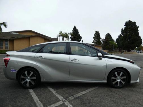2019 Toyota Mirai Base