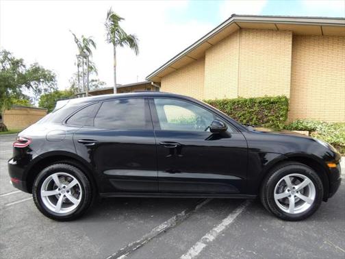2018 Porsche Macan Base