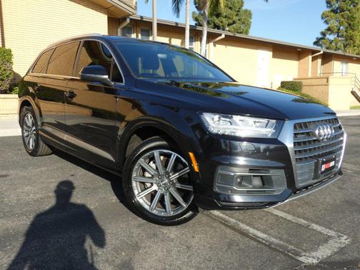2019 Audi Q7 55 Premium Plus