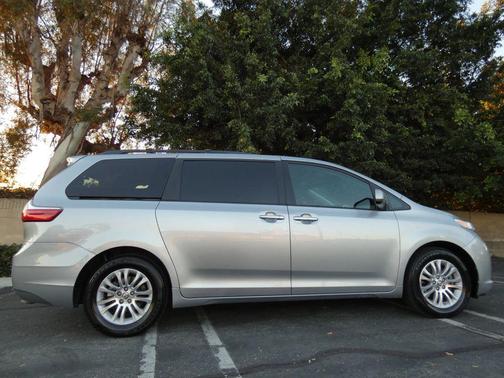 2015 Toyota Sienna XLE