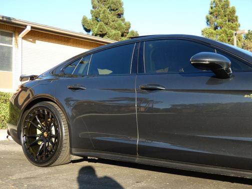 2018 Porsche Panamera 4