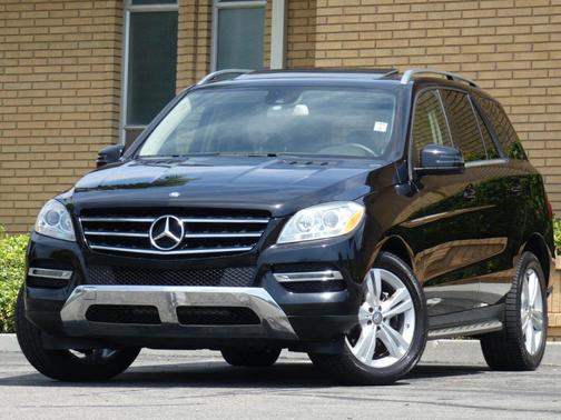Black 2015 Mercedes-Benz M-Class 4MATIC