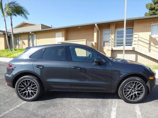 2018 Porsche Macan Base
