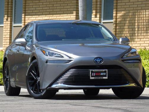 2022 Toyota Mirai Base