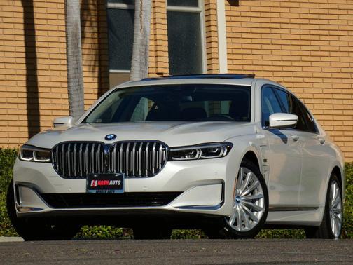 2022 BMW 745e xDrive