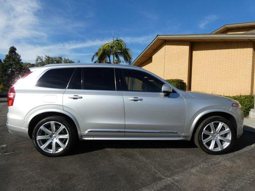 2019 Volvo XC90 T6 Inscription