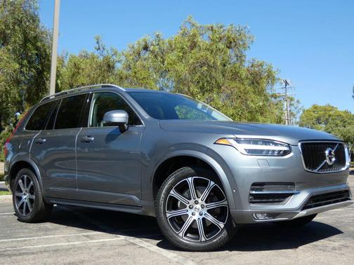 2018 Volvo XC90 T6 Momentum