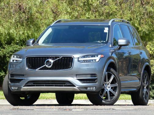 2018 Volvo XC90 T6 Momentum