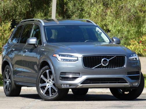 2018 Volvo XC90 T6 Momentum