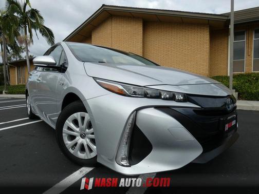 Classic Silver Metallic 2019 Toyota Prius Prime Plus
