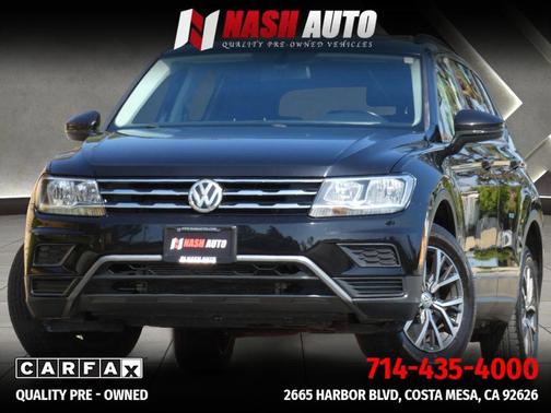 Deep Black Pearl Metallic 2018 Volkswagen Tiguan 2.0T SE 4MOTION