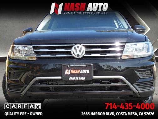 Deep Black Pearl Metallic 2018 Volkswagen Tiguan 2.0T SE 4MOTION
