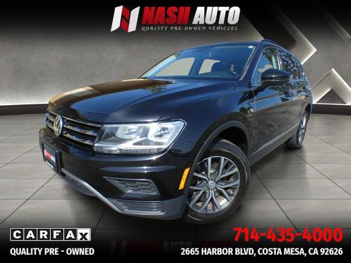 Deep Black Pearl Metallic 2018 Volkswagen Tiguan 2.0T SE 4MOTION