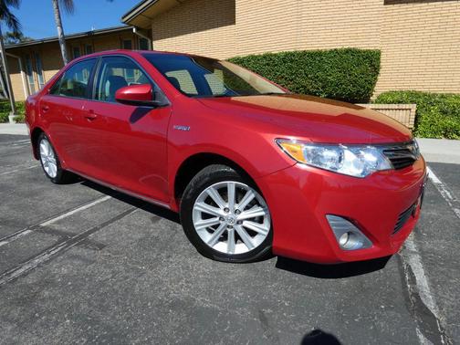 2013 Toyota Camry Hybrid XLE
