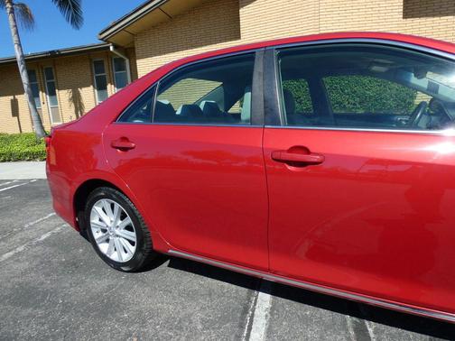2013 Toyota Camry Hybrid XLE