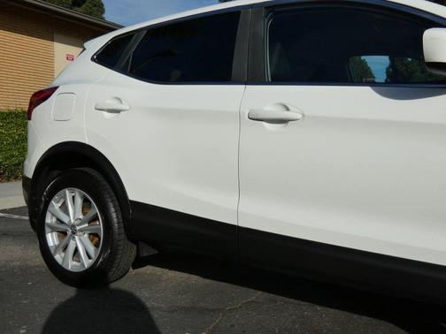 2017 Nissan Rogue Sport S