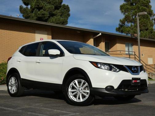 2017 Nissan Rogue Sport S