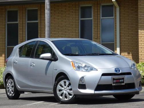 2014 Toyota Prius c Three