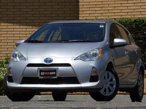 2014 Toyota Prius c Three