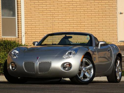 2007 Pontiac Solstice Convertible 2D