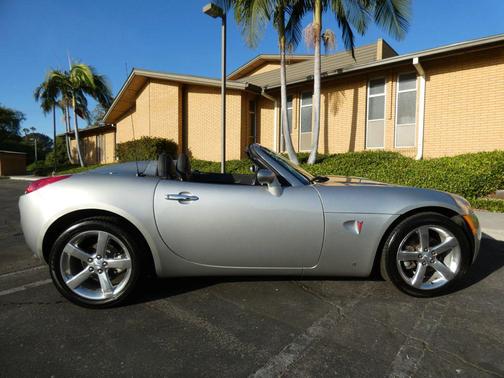 2007 Pontiac Solstice Convertible 2D