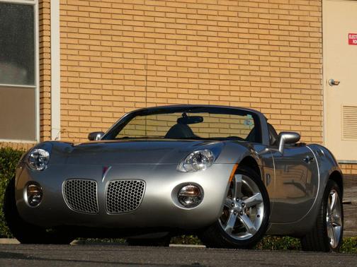 2007 Pontiac Solstice Convertible 2D