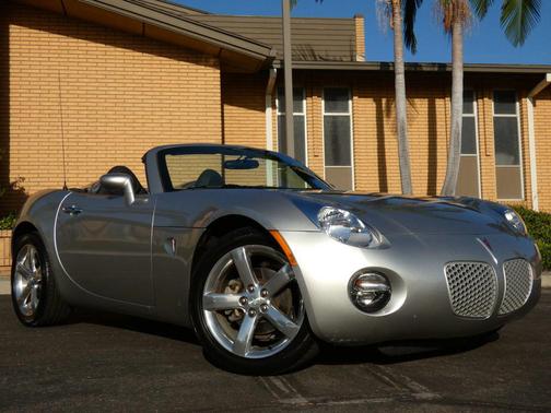 2007 Pontiac Solstice Convertible 2D