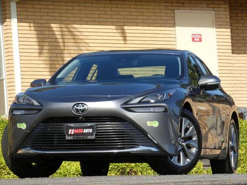 2023 Toyota Mirai Base