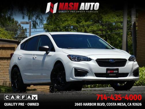 Crystal White Pearl 2017 Subaru Impreza 2.0i
