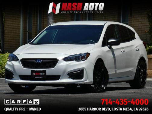 Crystal White Pearl 2017 Subaru Impreza 2.0i