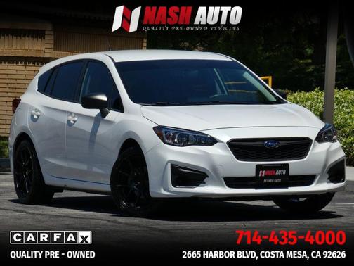Crystal White Pearl 2017 Subaru Impreza 2.0i