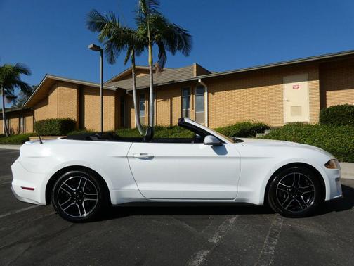 2022 Ford Mustang EcoBoost Premium