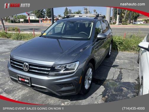 Photo 1 of 2 of 2020 Volkswagen Tiguan 2.0T S