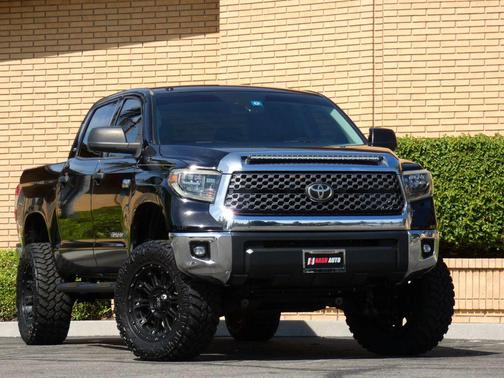 Gray 2018 Toyota Tundra SR5