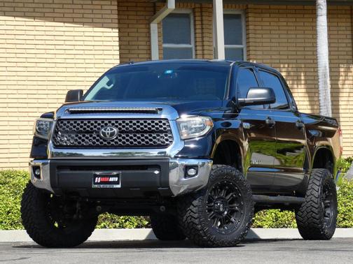 Gray 2018 Toyota Tundra SR5