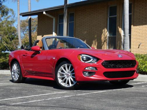 2018 FIAT 124 Spider Base