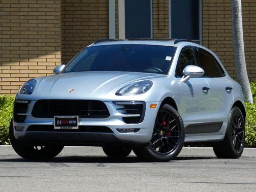 Rhodium Silver Metallic 2017 Porsche Macan Macan GTS