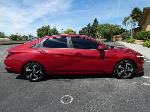 2023 Hyundai ELANTRA HEV Limited