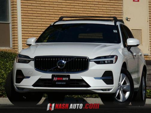White 2022 Volvo XC60 B5 Momentum