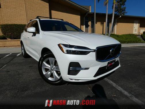 White 2022 Volvo XC60 B5 Momentum