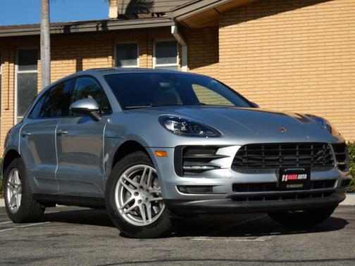 2019 Porsche Macan Sport Utility 4D
