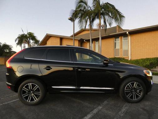 2016 Volvo XC60 T6 Drive-E Platinum