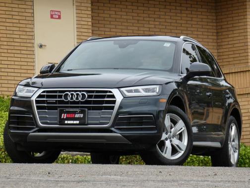 Gray 2018 Audi Q5 2.0T Tech Premium